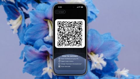 Scanning the QR code in the TonfotosSync mobile app
